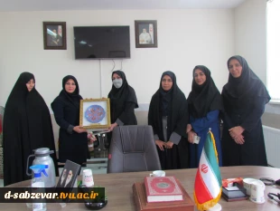 شهید نگرشی است والا، خونی است جوشان، با نوری منور، و دلی لبریز از عشق به خدا  15