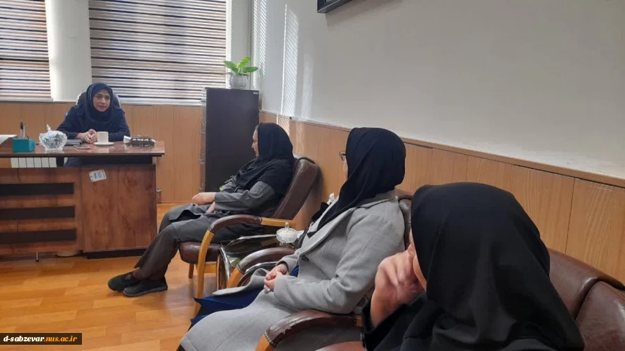 برگزاری جلسه هم اندیشی با حضور ریاست محترم دانشکده و کارکنان  و سرپرستان محترم حوزه معاونت فرهنگی و دانشجویی 2
