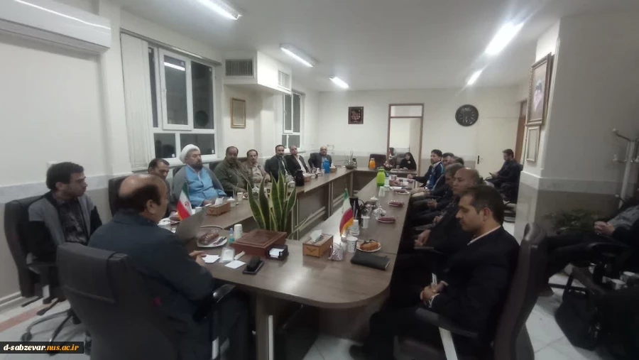 بازدید نماینده محترم نظارت و ارزیابی و تضمین کیفیت استان خراسان رضوی جناب آقای مهندس گل ماهی از نحوه برگزاری امتحانات پایانی نیمسال تحصیلی  (مهرماه) 1402  آموزشکده فنی دختران سبزوار  4