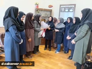 برگزاری آیین تکریم از کارکنان حوزه روابط عمومی به مناسبت 27 اردیبهشت ماه روز ارتباطات و  روابط عمومی و ارتباطات در دانشکده فنی و حرفه ای دختران  سبزوار 3