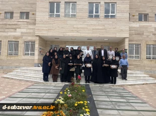 تجلیل از مدیران محترم گروه همزمان با هفته گرامیداشت مقام معلم با اهدا اولین دست ساخته های دانشجویان دانشکده ملی مهارت دختران سبزوار در کانون شکوفایی خلاقیت و نوآوری
