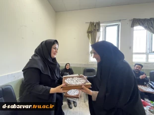 تجلیل از مدیران محترم گروه همزمان با هفته گرامیداشت مقام معلم با اهدا اولین دست ساخته های دانشجویان دانشکده ملی مهارت دختران سبزوار در کانون شکوفایی خلاقیت و نوآوری
